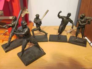 5 Minnesota Twins player figurines....