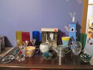 Lot of assorted glass and plastic w...