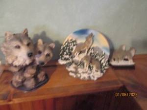 Wolf theme decor...
