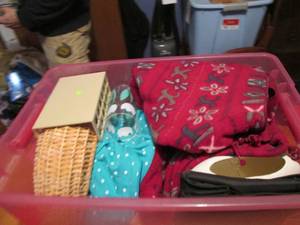 Covered tote of misc household deco...