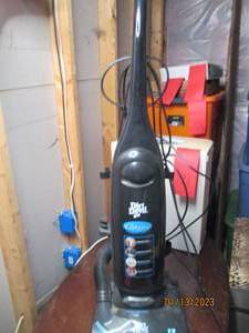 Dirt Devil Classic Vacuum cleaner a...