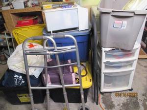 (4) totes and plastic 3-drawer orga...