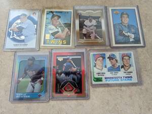 7 Twins cards including 3 Harmon Ki...