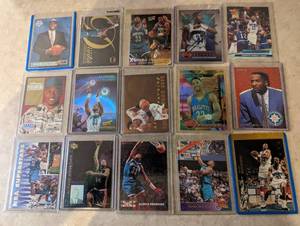 15 Alonzo Mourning cards including ...
