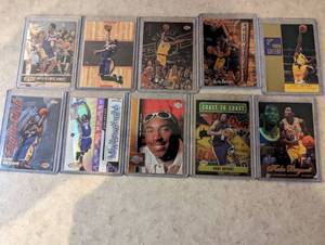 10 Kobe Bryant cards...