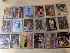 18 Grant Hill cards including Rooki...