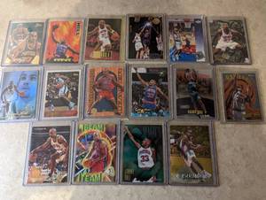 16 Grant Hill cards including Rooki...