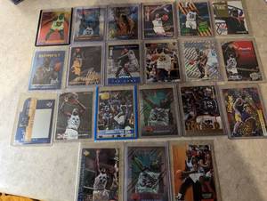 21 Shaquille Oneal cards...