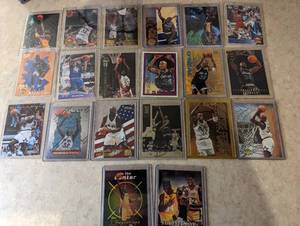 21 Shaquille Oneal cards...