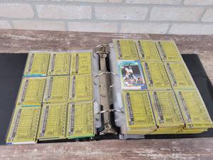 1990 Topps Baseball Cards in Binder
