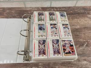 1992 Upper Deck Baseball Cards in Binder