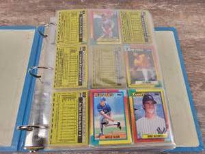 1990 Topps Baseball Cards in Binder