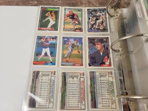 1992 Topps Baseball Cards in Binder
