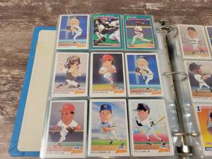 1991 Score Baseball Cards in Binder