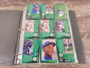 1993 Score Select Baseball Cards in Binder
