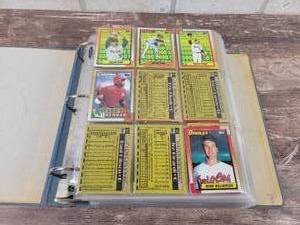 1990 Topps Baseball Cards in Binder
