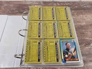 1990 Topps Baseball Cards in Binder