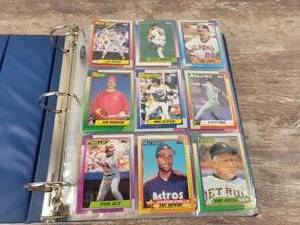 1990 Topps Baseball Cards in Binder