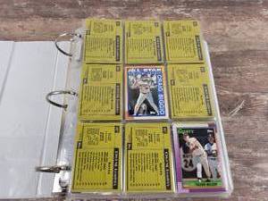 1990 Topps Baseball Cards in Binder