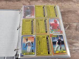 1990 Topps Baseball Cards in Binder