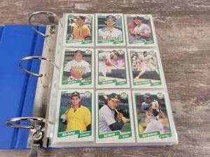 1990 Fleer Baseball Cards in Binder