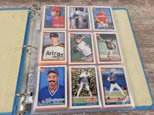 1991 Topps Baseball Cards in Binder