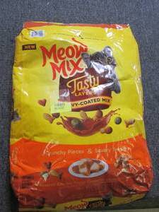 13 lb bag of meow mix cat food ...