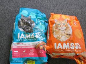 2 bags of iams cat food ...