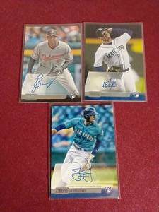 lot 14 image: (3) Autographed Baseball Rookie Cards