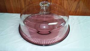 Glass Cake Carrier