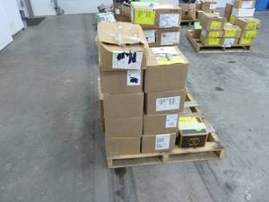 lot 5 image: Bolts Eco Guard Glazed 58-11 x 2