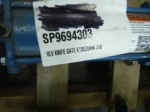 lot 19 image: De Zurick Pneumatic Gate Valves