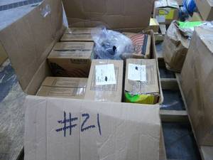 lot 21 image: Barbed PVC Elbows 1 12