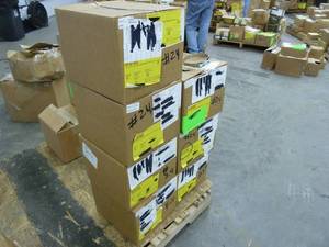 lot 24 image: Stainless Steel Bolt Nose Clamps