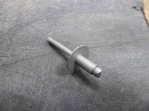 lot 39 image: Rivets 14 Button Head Stainless