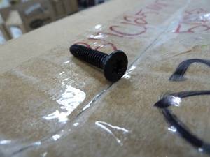 lot 58 image: Torx Bolts 14