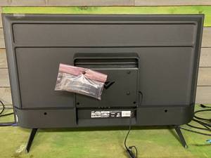 lot 1007 image: D40F-J09 VIZIO - 40 Class D-Series LED 1080P Smart TV