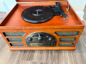 lot 27 image: Crosley Record Player wCD, Radio and Cassette Function
