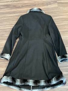 lot 45 image: Rothschild Childrens Coat Size 16 with Faux Fur Trimming