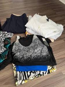 lot 53 image: Womens Clothing Lot Sizes Small-Medium Jones New York, Banana Republic, New York & Company, and More