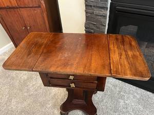 lot 38 image: Wood Side Pedestal Table with Movable Sides