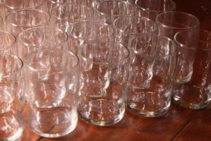 lot 127 image: 4 Matching Lot of 30 Identical Drinking Glasses (B)