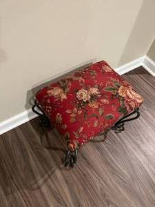 lot 88 image: Metal Foot Stool With Floral Fabric Seat