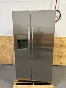 Frigidaire 25.6-cu ft Side-by-Side Refrigerator with Ice Maker (Easycare Stainless Steel) ENERGY STAR