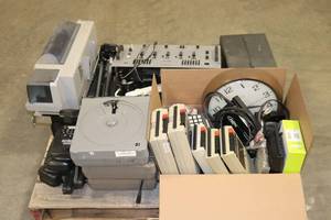 lot 2 image: Pallet of misc Electronics