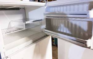 GE Refrigerator Freezer - Clean - Works Great - Dimensions To Come