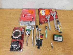 lot 3 image: Assorted hand tool lot