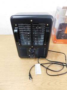 lot 25 image: Comfort Zone 1500-Watt Electric Milkhouse Utility Heater