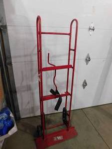 lot 57 image: Milwaukee 800-lb 2-Wheel Red Steel Appliance Hand Truck