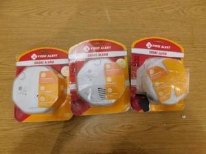 lot 66 image: (3) Smoke Alarms